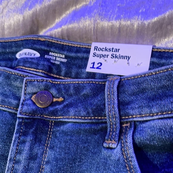 Old Navy Mid Rise Rockstar Super Skinny Jeans - Picture 3 of 7